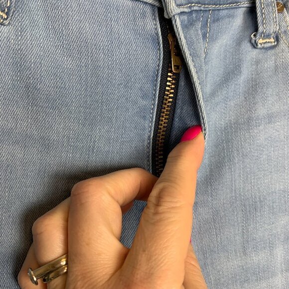 KanCan High Rise Distressed Light Wash Estilo Jeans Size 28 - Picture 3 of 10